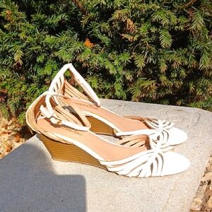 MONTEGO BAY CLUB WHITE Sandal Open Toe Wedge Heel Ankle Strap Size 9